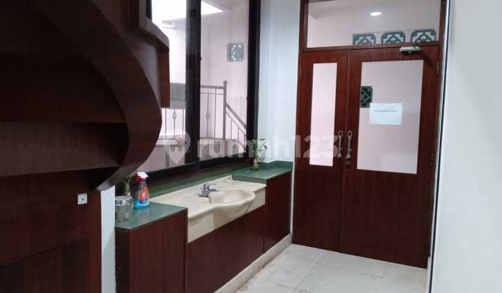 Disewakan Rumah Berlokasi Di Menteng Jakarta Pusat 2