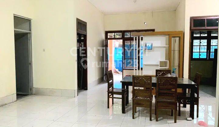 Rumah Hook Lokasi Strategis Bisa Untuk Usaha Di Johar Baru  2