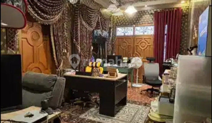 Beautiful and Luxurious House in West Tebet, South Jakarta