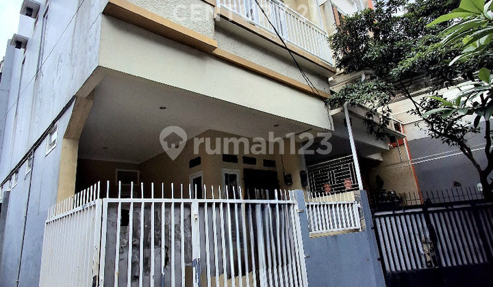 Rumah Dalam Cluster Tenang Bebas Banjir Akses Mobil Rumah Dalam Cluster Tenang Bebas Banjir Akses Mobil