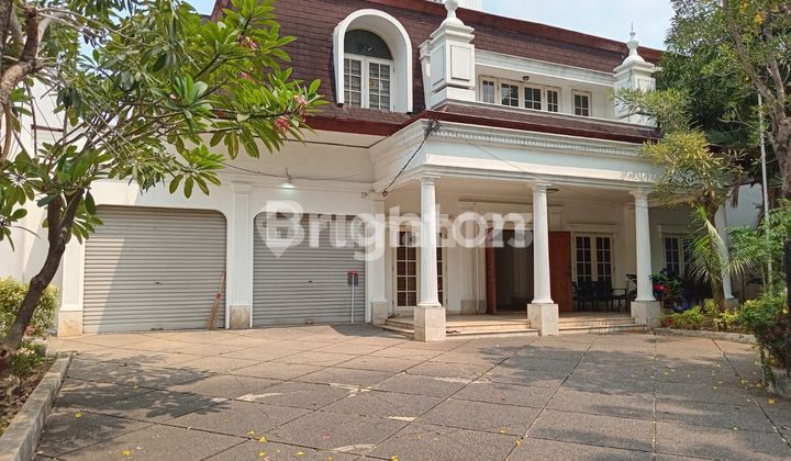 Rumah Indah di pinggir jalan Permata Hijau Raya, Jakarta Rumah Indah di pinggir jalan Permata Hijau Raya, Jakarta