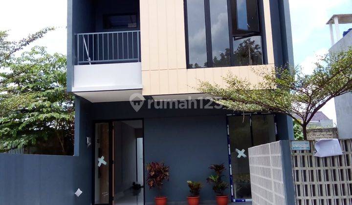 Rumah 2 Lantai modal Booking bebas biaya akad dan Notaris, siap huni  2