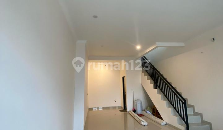 2-STOREY ATTACHED SHOPHOUSE IN CIPAYUNG, EAST JAKARTA 2