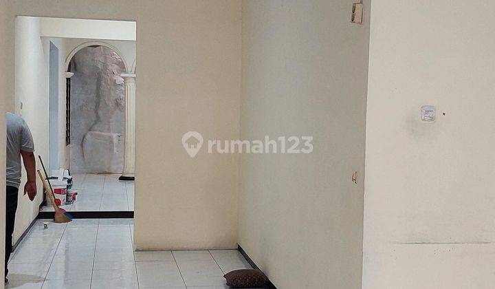 rumah dipinggir jalan raya. Cocok buat usaha 7