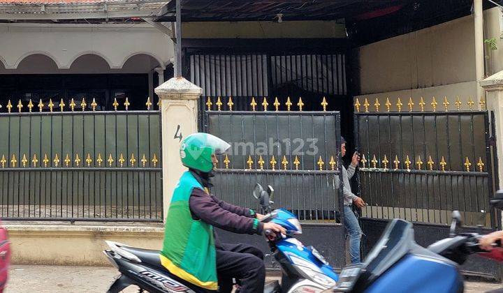 rumah dipinggir jalan raya. Cocok buat usaha 11