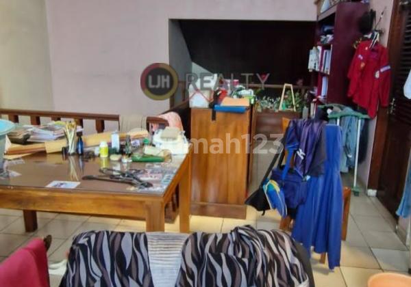 Dijual Rumah 2 lantai beserta Kontrakan di lantai atasnya. Pondok Labu Jakarta-Selatan 2