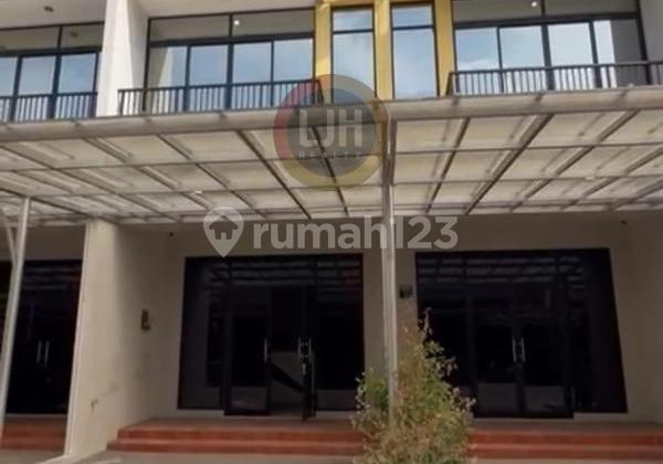 3-Story Linked Shophouse Furnished on Sedayu Street, Kelapa Gading 3-Story Linked Shophouse Furnished on Sedayu Street, Kelapa Gading