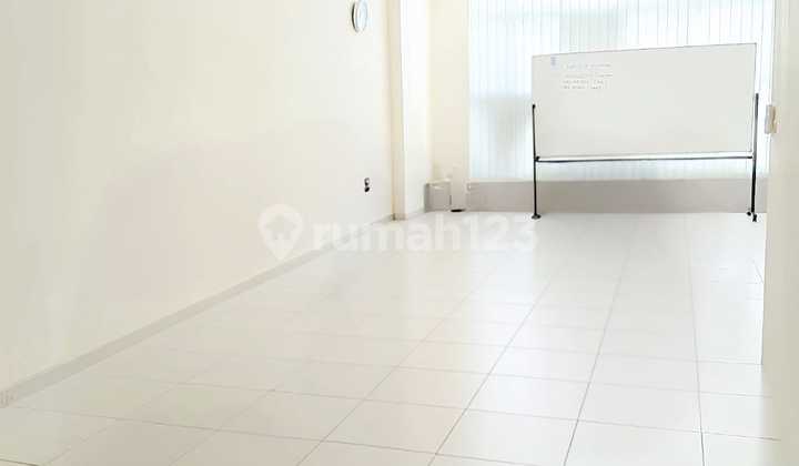 2nd Floor Strategic Commercial Building Metland Cakung in East Jakarta