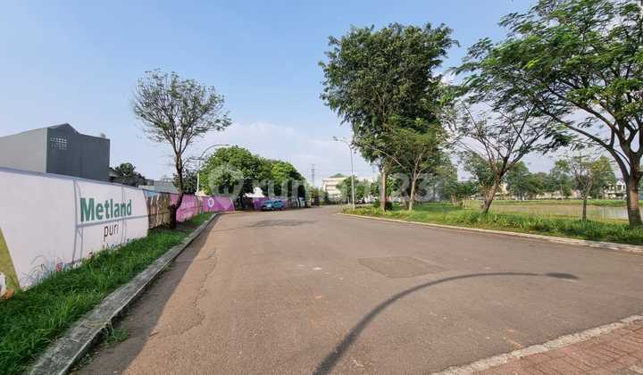 Kavling Seberang Danau Metland Puri Jakarta Barat 300 m²