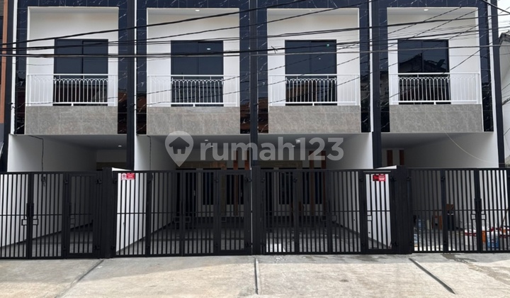 * Brand New * Rumah Tanjung Duren Barat