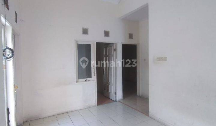Dijual Segara Gudang di Jalan Raya Setu, 1