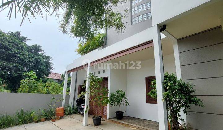 Rumah Pondok Indah 2 lantai di Jl. Kartika Utama 1