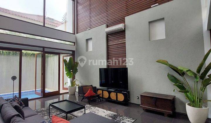 Rumah Pondok Indah 2 lantai di Jl. Kartika Utama 2