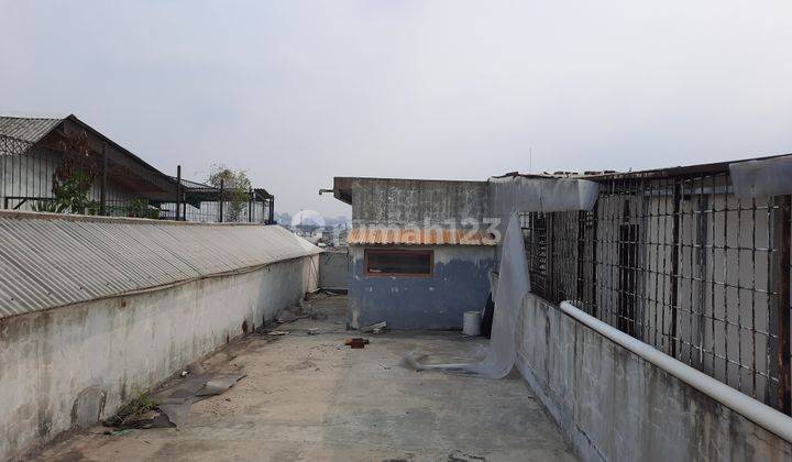 Ruko 3 lantai di area komersil Jakarta Selatan 4