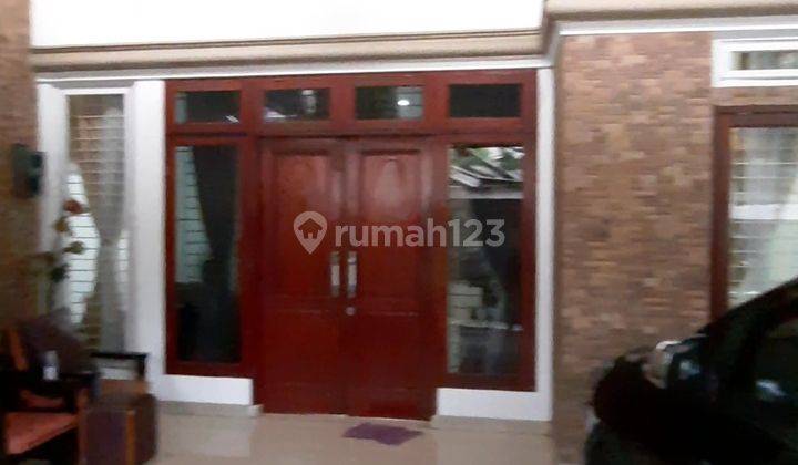 Rumah 2 Lantai di Jl. H. Logo, Radio dalam 1