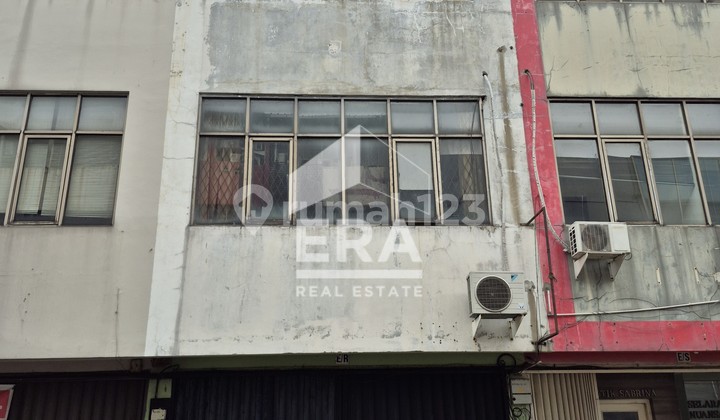 SHOPHOUSE FOR SALE IN SOUTH TANGERANG  
SHOPHOUSE FOR SALE IN PLAZA CIPUTAT MAS 2