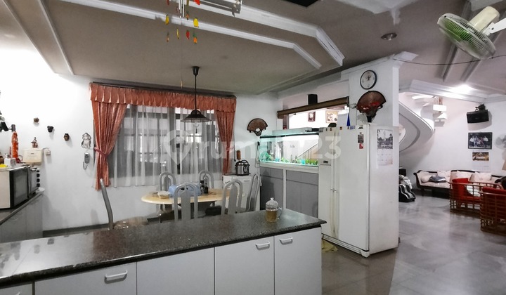 Dijual Rumah Kos2an. Butuh Renovasi