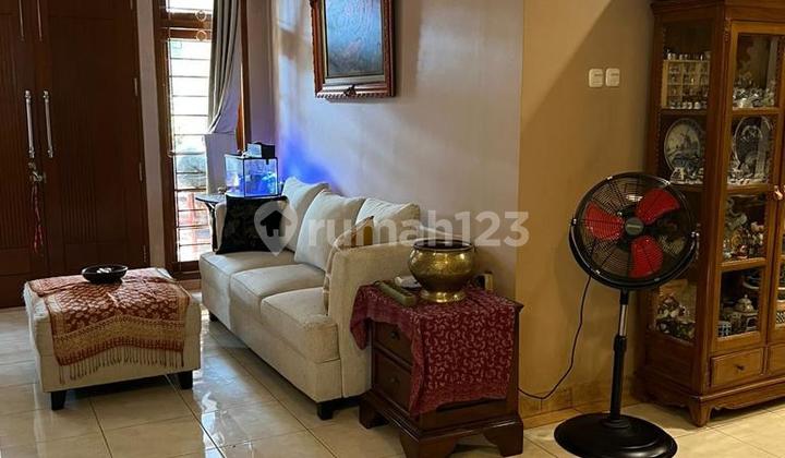 For Sale Cheap Only 2.95 M Ready-to-Live House in Cirendeu 2