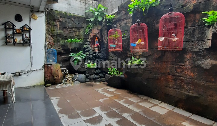 Dijual Rumah Kos2an. Butuh Renovasi