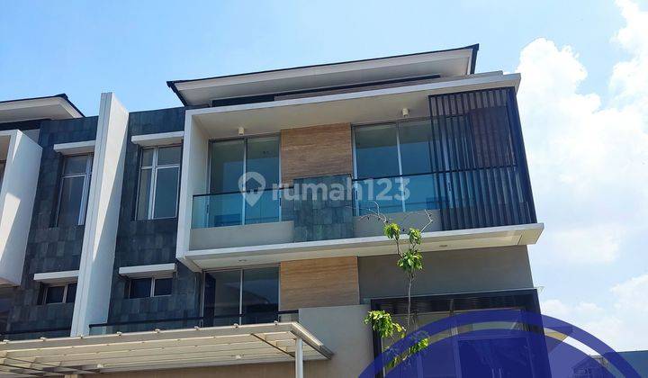 Disewakan murah pantai bukit villa 10x30 hoek Rumah di PIK 2 Pantai bukit villa  1