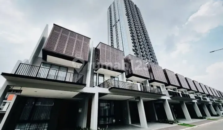 For Rent - 3-Storey House at Botany Hills, Fatmawati City Center