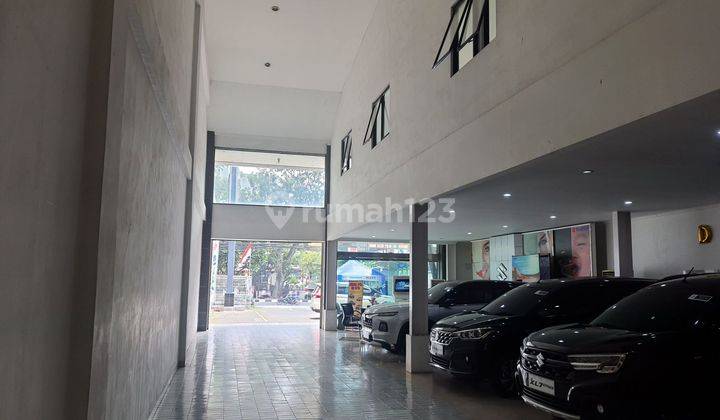 Ruang Usaha ex Showroom mobil 1721 m 1