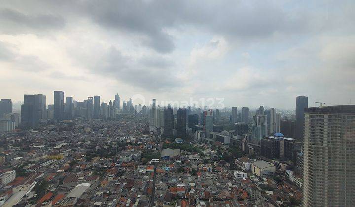 Kantor di AXA tower 166 m Bagus 2