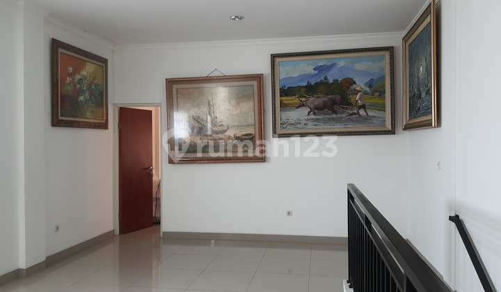 Rumah Bagus 3 Lantai Di Jelambar. 2