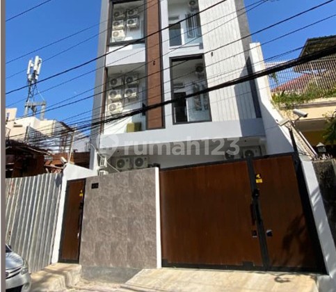 Gedung Kost Baru di Salemba