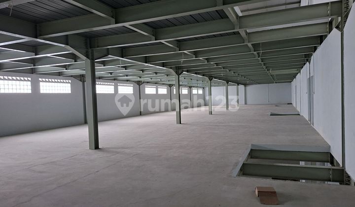 For Rent Building with Warehouse at the Back 2