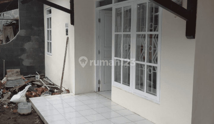 Rumah dl perum dekat kampus  2