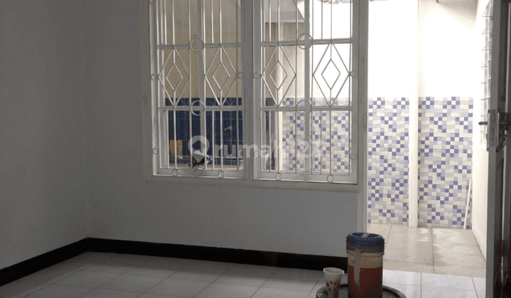 Rumah dl perum dekat kampus  4