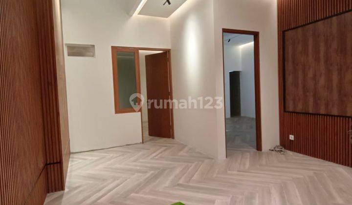 Rumah 2 Lantai Semi Furnished SHM Di Sektor 9 Bintaro Jaya Tangerang Selatan  2