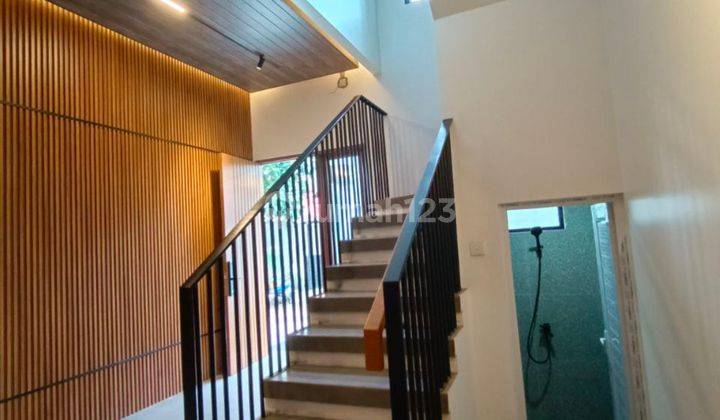 Rumah 2 Lantai Semi Furnished SHM Di Sektor 9 Bintaro Jaya Tangerang Selatan  2