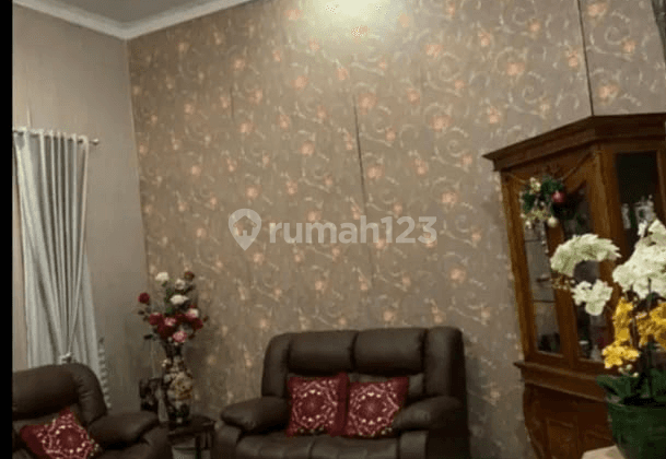 Rumah Murah 2 Lantai Bagus Semi Furnished SHM Graha Raya Bintaro 2