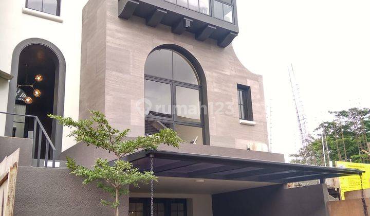 Townhouse 3 Lantai Baru Furnished Simatupang Jakarta Selatan 1