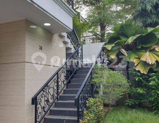 Rumah 3 Lantai Bagus American Classic Di Intercon Jakarta Barat 2