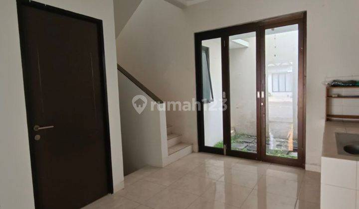 Rumah Kontrakan 2 Lantai Bagus Semi Furnished Di Graha Raya Bintaro Tangerang Selatan 2