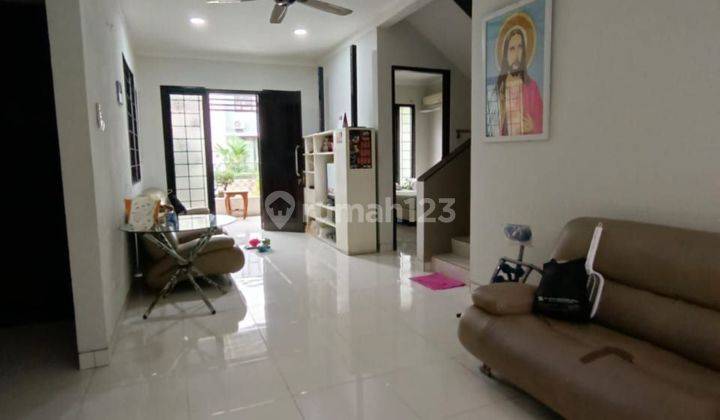 Rumah 2 Lantai Bagus Semi Furnished SHM di Graha Raya Bintaro Tangerang Selatan  2