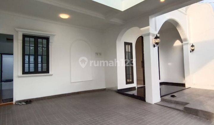 Rumah 2 Lantai Baru Semi Furnished American Classic With Private Pool SHM di Jl Joglo Raya Puri Jakarta Barat, Jakarta Barat 1