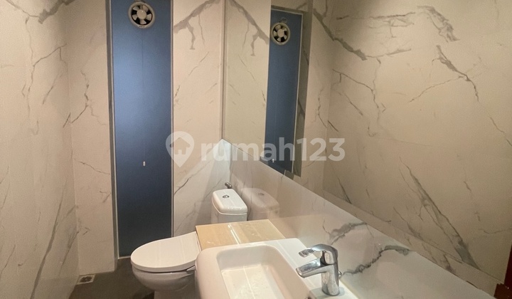 Rumah Mewah Dengan Kolam Renang di Senayan Jakarta Selatan 15