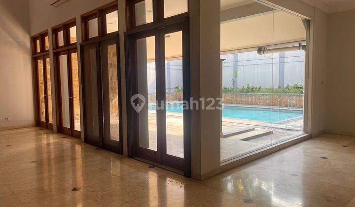 Rumah Mewah Dengan Kolam Renang di Senayan Jakarta Selatan 1