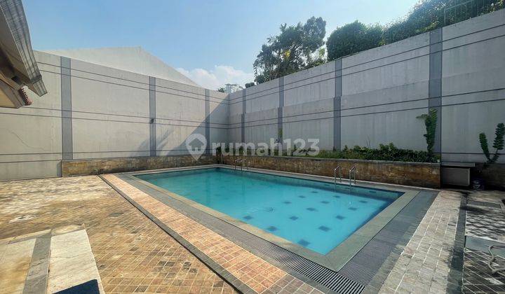 Rumah Mewah Dengan Kolam Renang di Senayan Jakarta Selatan 17