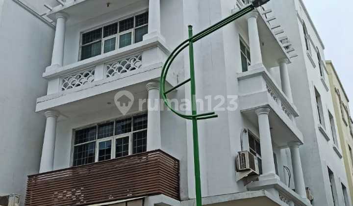 5-Storey Ruko Strategically Located in Permata Senayan, South Jakarta 1
