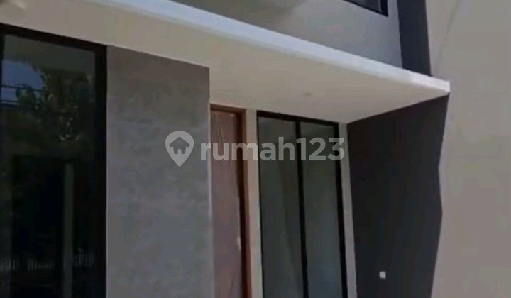 Rumah 2 Lantai Baru Gress Kutisari Indah Depan Taman 2