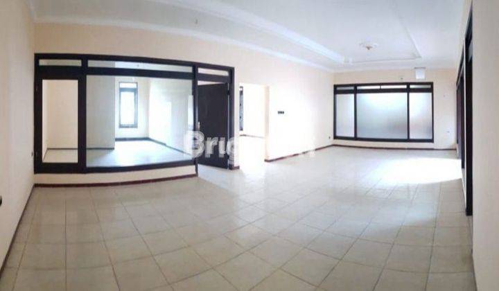 Disewakan Rumah Dekat pusat kota cocok buat kantor MANYAR TIRTOASRI 1