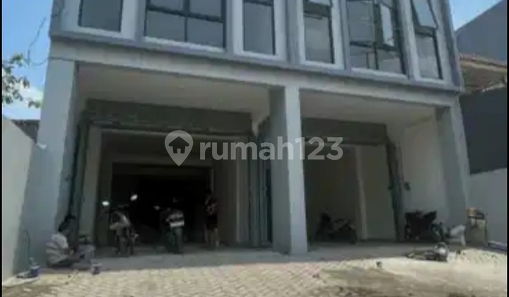 2 Newly Built 3-Story Shop Houses Ready for Use on Pucang Anom Main Road 2