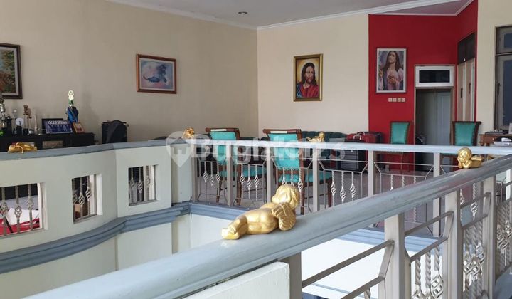 Siap Huni Bangunan 2 Lantai Desain Cantik RUNGKUT ASRI Dekat Transmart