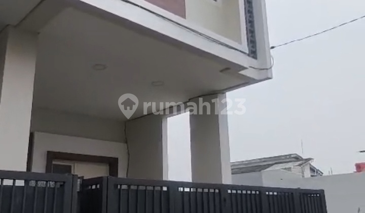 Rumah Bangunan Baru 2 LT Gunung Anyar Rungkut