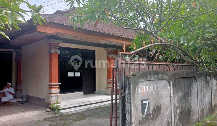 For Rent: Central City House in Karangasem, Bali, Suitable for Office and Residence